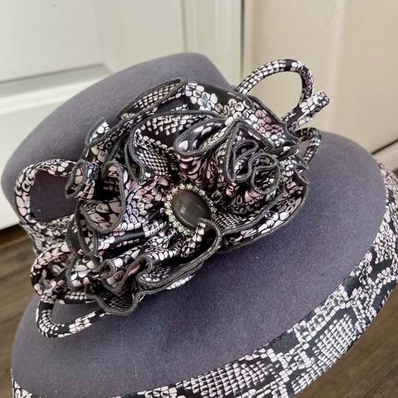 Chic Women\'s Gray and Black Hat main image 5